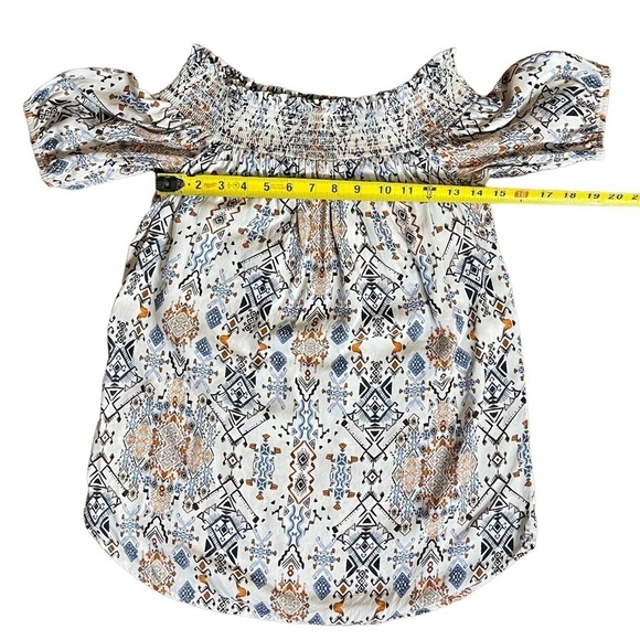 Karen Kane Southwest Pattern Ruched Neckline Puff Sleeve Top Size Small - Picture 10 of 11